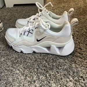 Nike RYZ 365 size 6.5